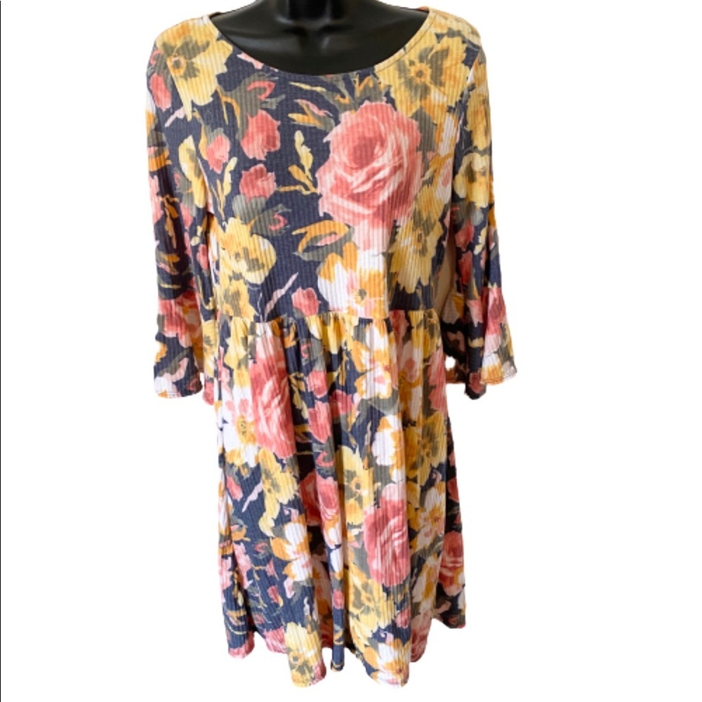 Love in Women’s Floral 3/4th Sleeve Stretchy Dress Size Small